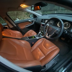 業販価格 関西発 ボルボ V60 の画像