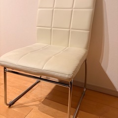 ダイニングチェア4脚の画像