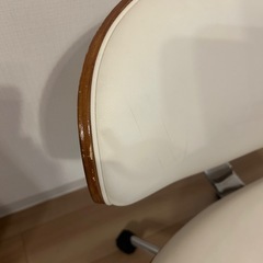 高さ調整可能デスクチェアの画像