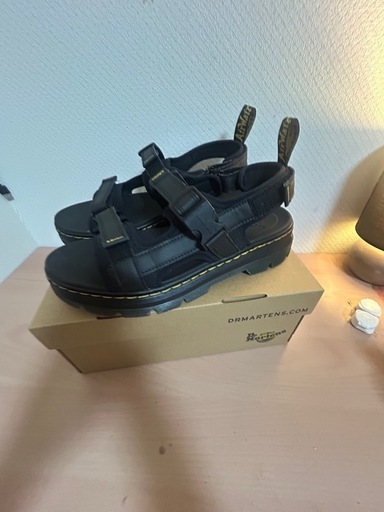 Dr.Martens    Forster  BLACK