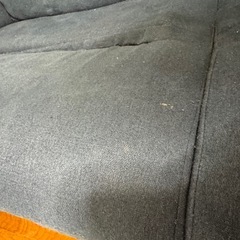 緊急青ソファー の画像