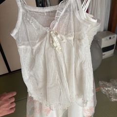 ホワイトシフォン フラワードレスの画像