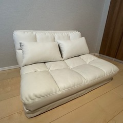 【0円】ベッドにもなるコンパクトなローソファの画像