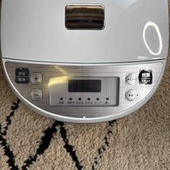 VERSOS 炊飯器(5.5合) VS-KE65 R-141の画像