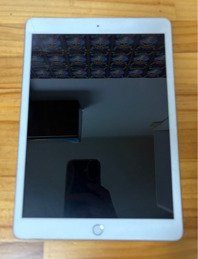 Apple  iPhone iPad第7世代128GB
