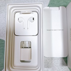 【美品】iPhone 11 64GB ホワイト SIMフリー　フルセットの画像