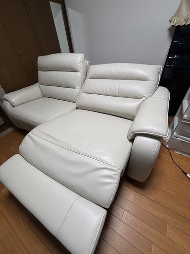 電動リクライニングソファ　本革　白