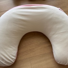 エールべべの授乳枕の画像