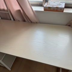 オフィス机　テレワーク、勉強、読書の画像