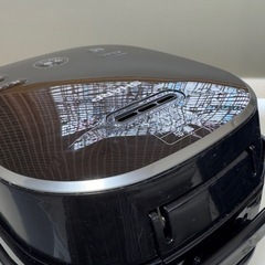 左手がアチアチな炊飯器の画像