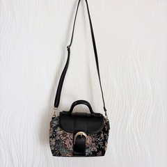 GU ショルダーバッグ　ハンドバッグ　ゴブラン織バッグ　ゴブラン柄の画像