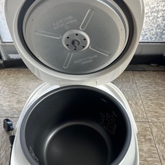 象印 マイコン炊飯ジャーNS-WF18【通電確認済み】の画像