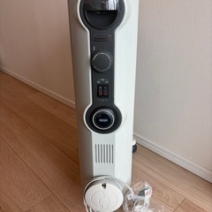 ワンシーズン使用　デロンギオイルヒーター　HJ0812の画像