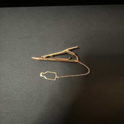 K10 ネクタイピン