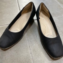 パンプスMサイズ黒の画像
