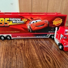 ディズニー　カーズ　トミカ　アクショントレーラー　DXセット　各国のミニカー付きの画像