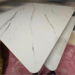 大理石風テーブル
の画像