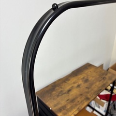 【無料・早い者勝ち】パソコンデスク＋ハンガーラック（引越しのため）の画像