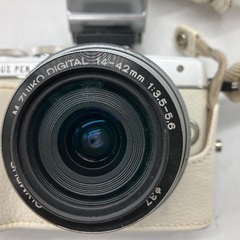 【トレファク足立扇店】【保証無し】ﾐﾗｰﾚｽ一眼ｶﾒﾗ OLYMPUS E-PL7 ﾀﾞﾌﾞﾙﾚﾝｽﾞｾｯﾄ ＊液晶に線有りの画像
