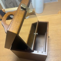 鏡付きメイクボックスの画像