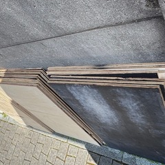 ベニヤ板の廃材 無料で差し上げますの画像