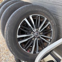 ヴォクシー　タイヤ