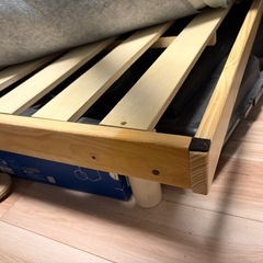 ベッドフレームの画像