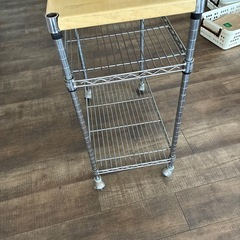 ③スチール棚の画像