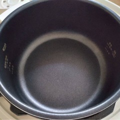 電気圧力鍋4ℓ21年製の画像