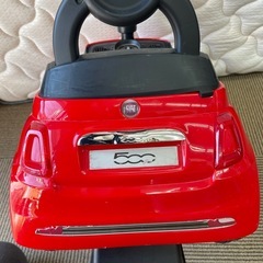 フィアット500 足けり乗用玩具の画像