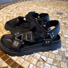 美品　ZARA サンダルの画像