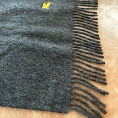 バーバリーBURBERRYマフラー ストール ショール スカーフgray グレイグレー灰色無地ロゴ カシミヤカシミア100％レディース（lady's LADYS）女性用、婦人 ウィメンズ（women’s） メンズ（men’s）男性用、紳士 ユニセックス男女兼用の画像