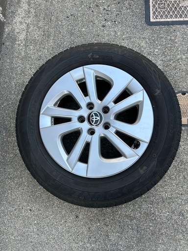 プリウス50純正15インチホイールノーマルタイヤセット