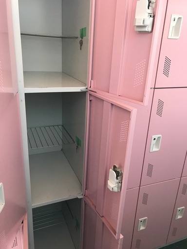 ジャングルジャングル貝塚店　9人用ロッカー　ピンク　鍵付き　オフィス　スポーツジム　貝塚市　二色浜　リサイクルショップ