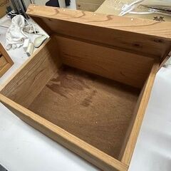 大工さんが作った木製　箱の画像