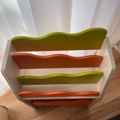 本棚　絵本　こどもの画像