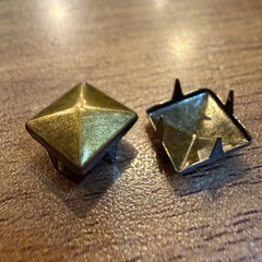 スタッズ数百個？セットの画像