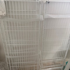 値下げ 美品 ニトリ ホワイトスチールラック   キャスター 棚1段付きの画像