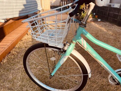 アサヒの24インチ  シティサイクルです。鍵は2つあります。防犯登録カード、防犯登録削除届出書、譲渡証明書あります。三股町か都城市で取りに来られる方限定です。