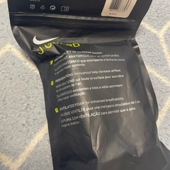 サッカー　NIKE プロテクター　新品未使用の画像