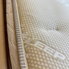 【お譲りする方決まりました】ベッドフレームマットレス付の画像