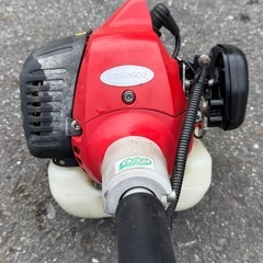 肩掛け式　草刈り機　草刈機　刈払い機　刈払機　新ダイワ　SSR2602 肩紐付き　25.4cm3 両手ハンドル　ツインスロットルの画像