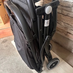 折りたたみ式 ブラック ベビーカー　0円の画像