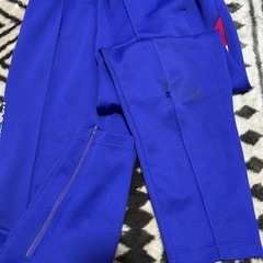 宝殿中学の男子用体操服。長袖長ズボンセットの画像