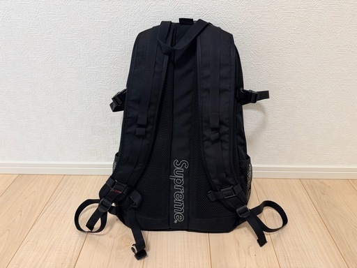 Supremeリュック　ブラック　シュプリームリュック　ステッカー付き