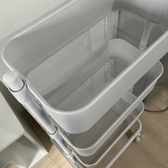 スチールワゴンの画像