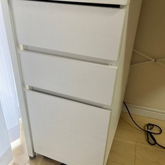 ニトリ　デスク+ワゴン引き出しセットの画像