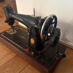 【イギリス アンティーク】SINGER 手回しミシン（1920-30年代）ディスプレイ・インテリアにおすすめ！の画像