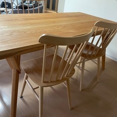 仙台市内配送無料✨ベンチ付きダイニングセットの画像