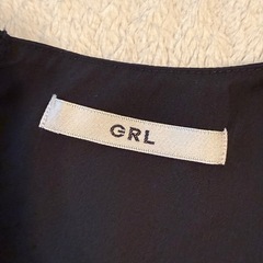 GRL 黒 ペプラム 半袖 トップスの画像